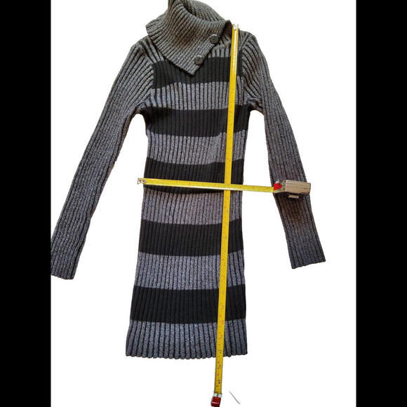 True Rock Ladies Gray Black Sweater Oversized Collar Buttons F (XS) Juniors - Picture 2 of 7